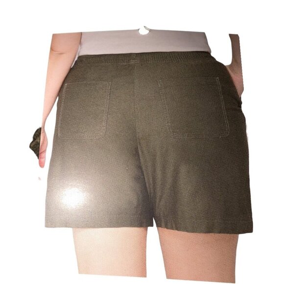 NEW Tahari Shorts | Green - Picture 2 of 5